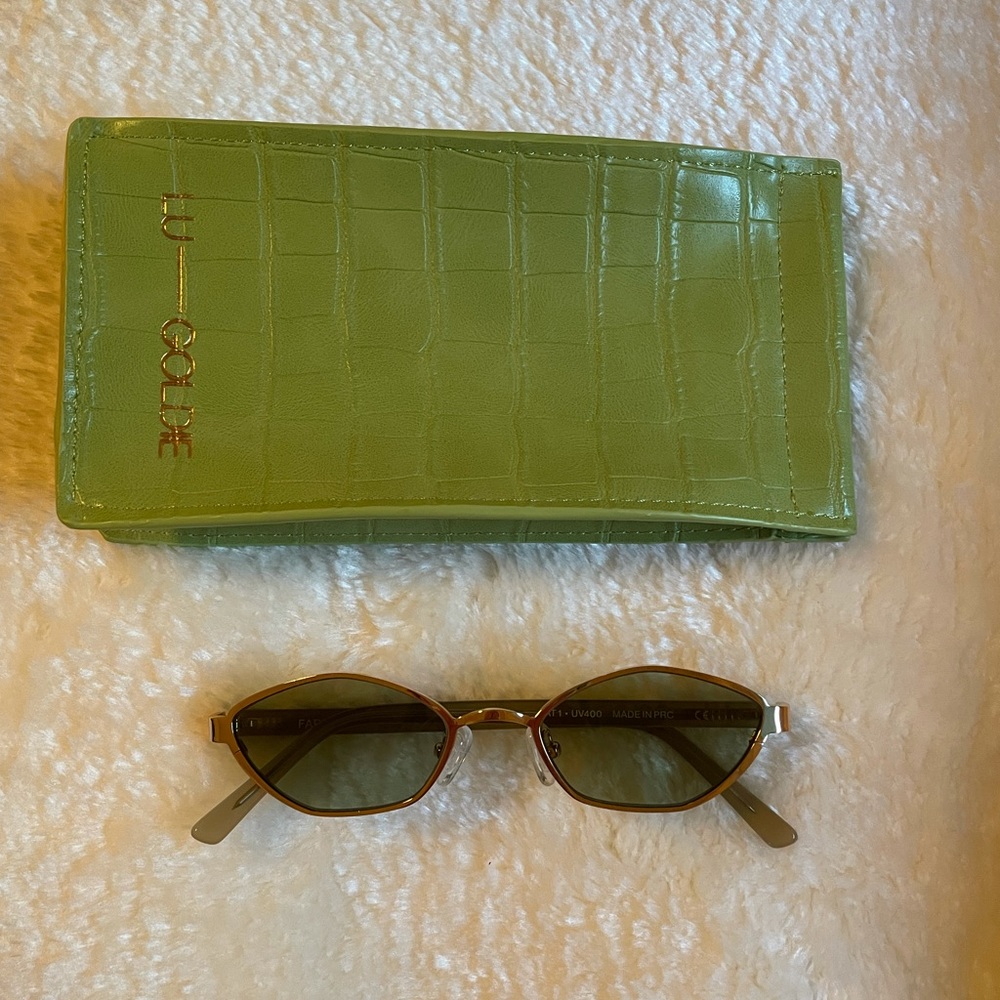 Lu Goldie Farrah Sunglasses in Leaf Green